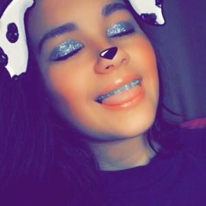 Meet your Posher, Abigail